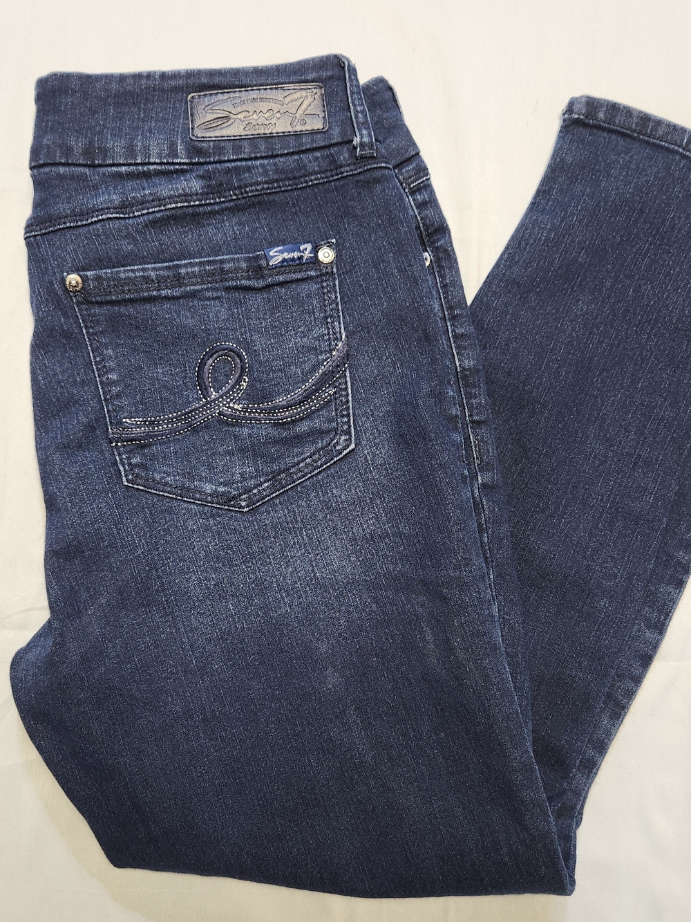 Seven7 Women's Dark Blue Skinny Jeans with Embroidered Back Pocket Size 14
